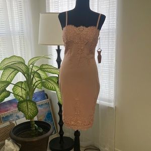 Haute Monde elegant dress NWT
